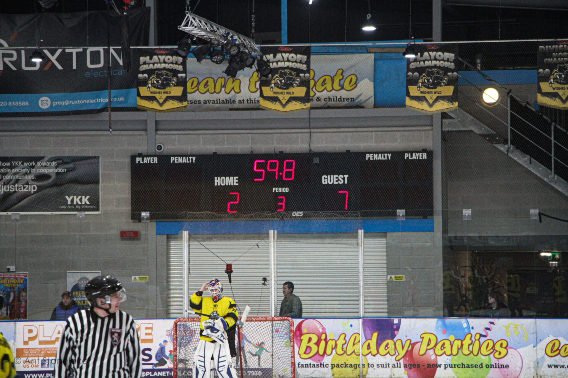 Scoreboard at the end of Widnes Wild 2-7 Solihull Barons