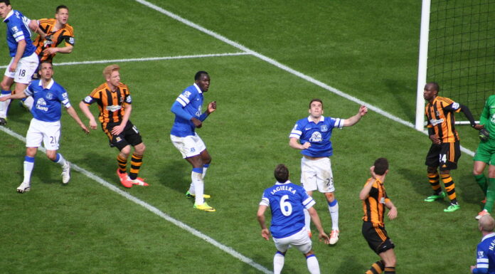Everton players of old battle for the ball against Hull