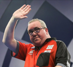 Stephen Bunting waving at the crowd. Credit: Eckendeformator, CC BY-SA 4.0 via Wikimedia Commons