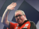 Can Stephen Bunting find some form into Grand Slam of Darts? Stephen Bunting waving at the crowd. Credit: Eckendeformator, CC BY-SA 4.0 via Wikimedia Commons