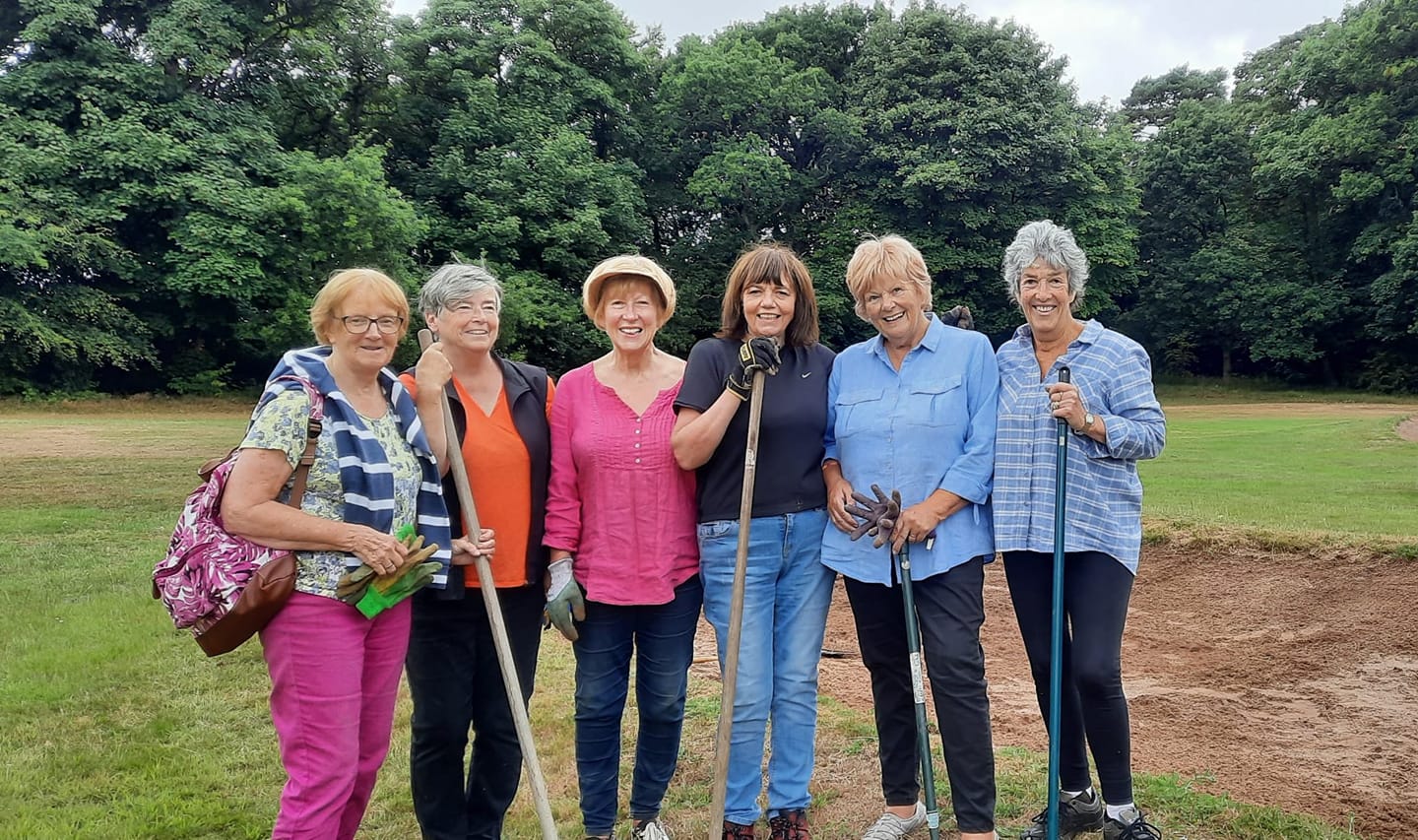 Volunteers at Brackenwood Golf Club (photo credit: Keith Marsh).