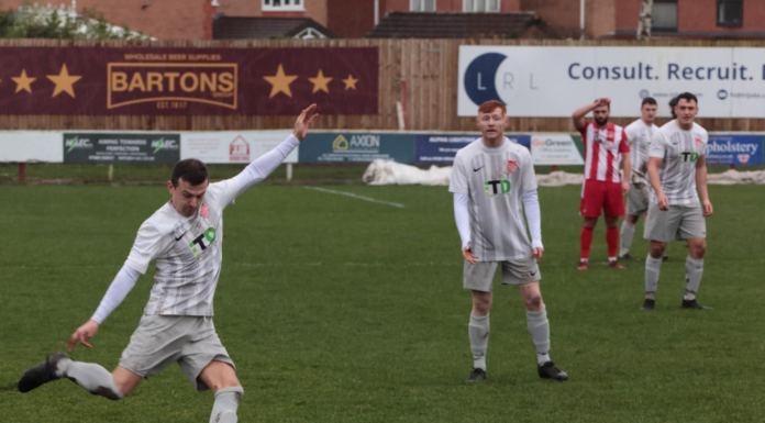 Steve Ashton executes a cross-field pass, image by Mark Gambles