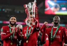 Liverpool players with cup