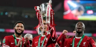 Liverpool players with cup