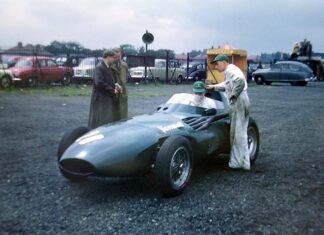 Formula One unlikely to return to Aintree anytime soon! Terry Whalebone from Bolton, UK, CC BY 2.0 , via Wikimedia Commons