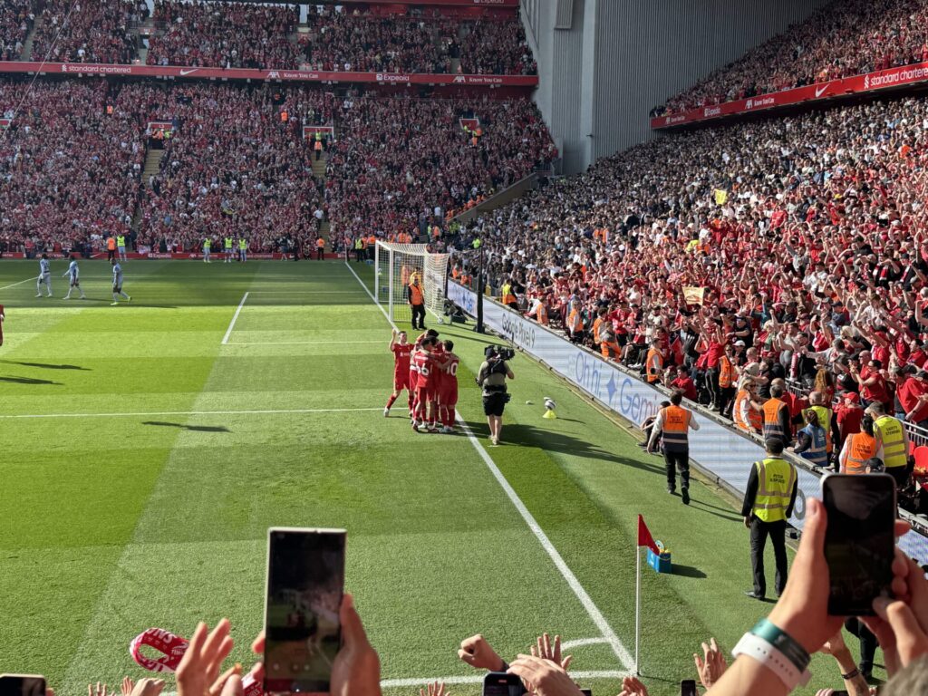 Cody Gakpo celebrating his goal v Spurs by Daniel Moffat