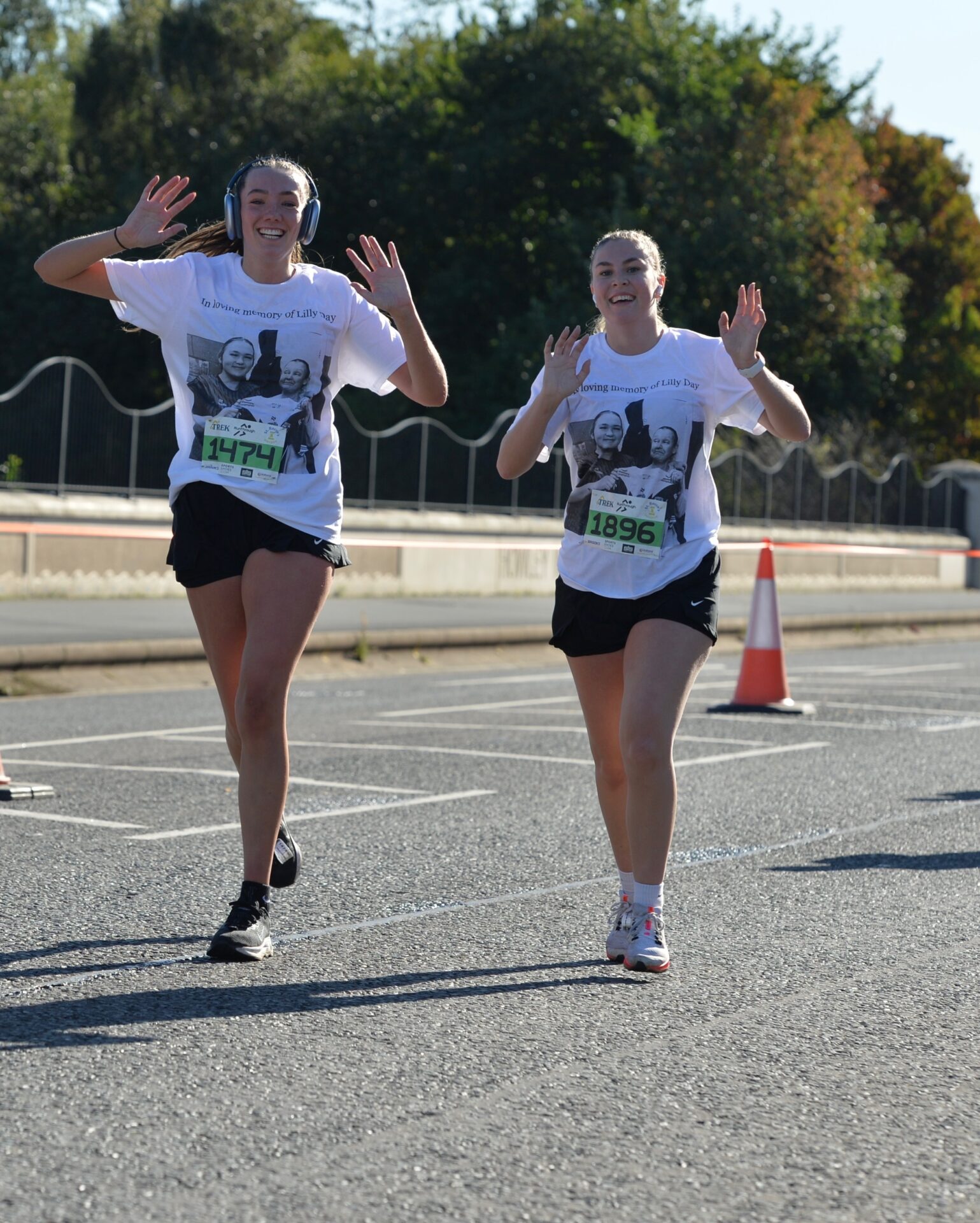 Rebecca and Nicole during the run