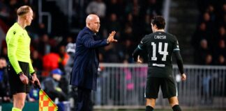 Liverpool manager Arne Slot with Federico Chiesa - free to use under Alamy licence