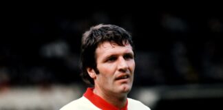Soccer - FA Charity Shield - Liverpool v Southampton - John Toshack - under Alamy licence