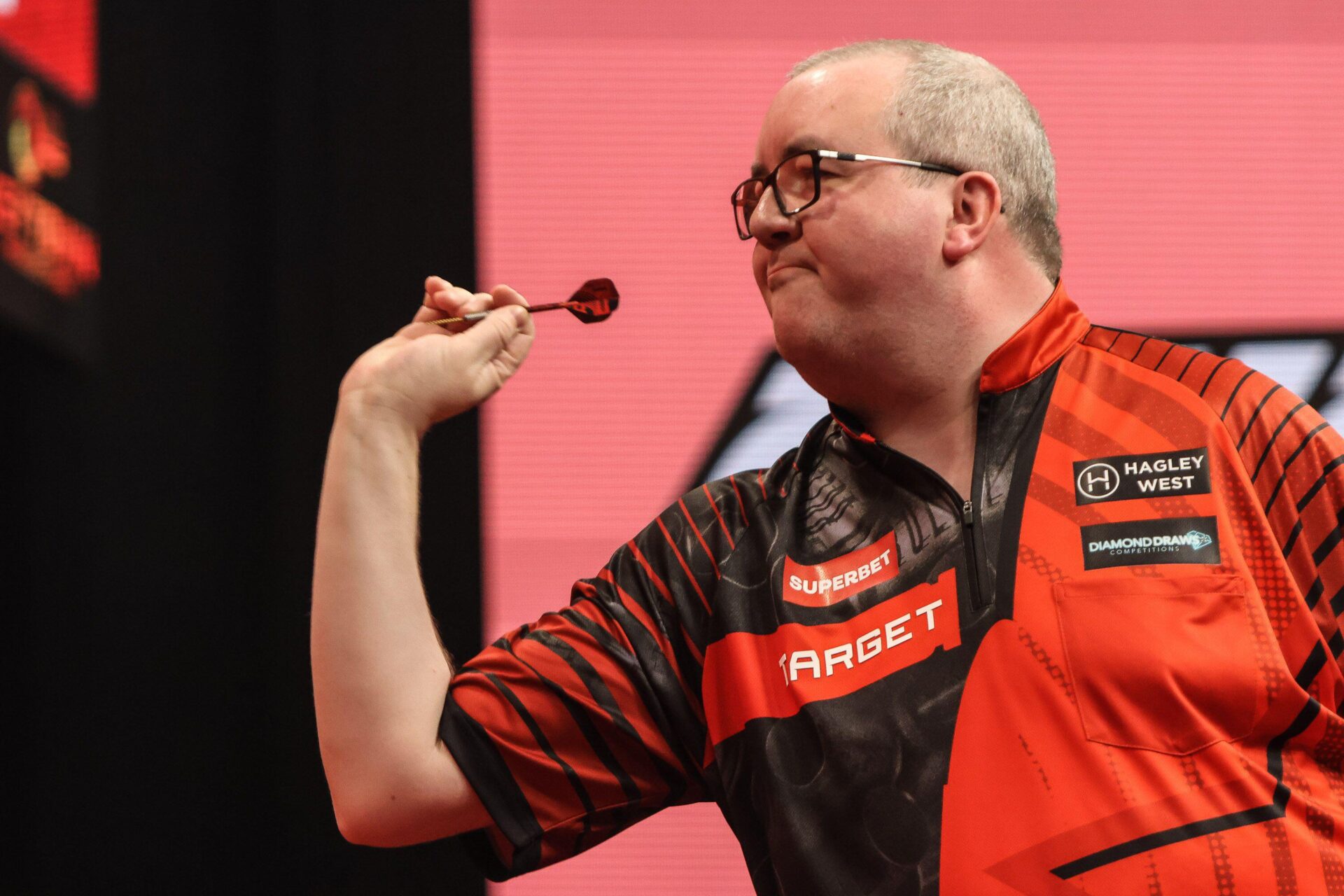 Home favourite Bunting clashes with Clayton in Night 12